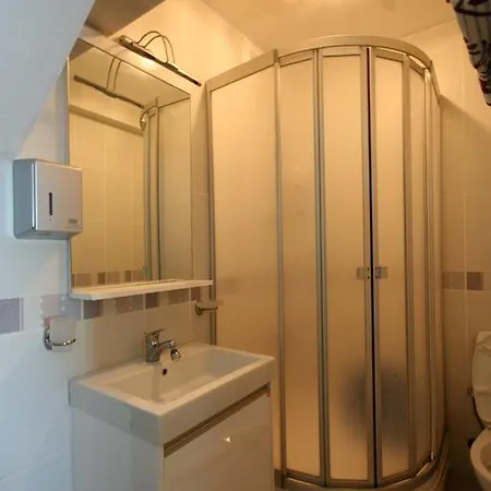 Important Group | Bd456 High Privacy 3 Bedroom *