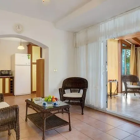 Important Group | Bd456 High Privacy 3 Bedroom * 博德鲁姆